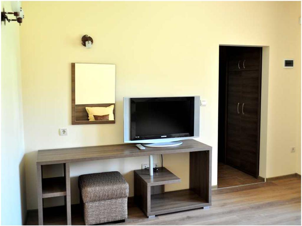 Yustina Villas Guest House Bilik gambar