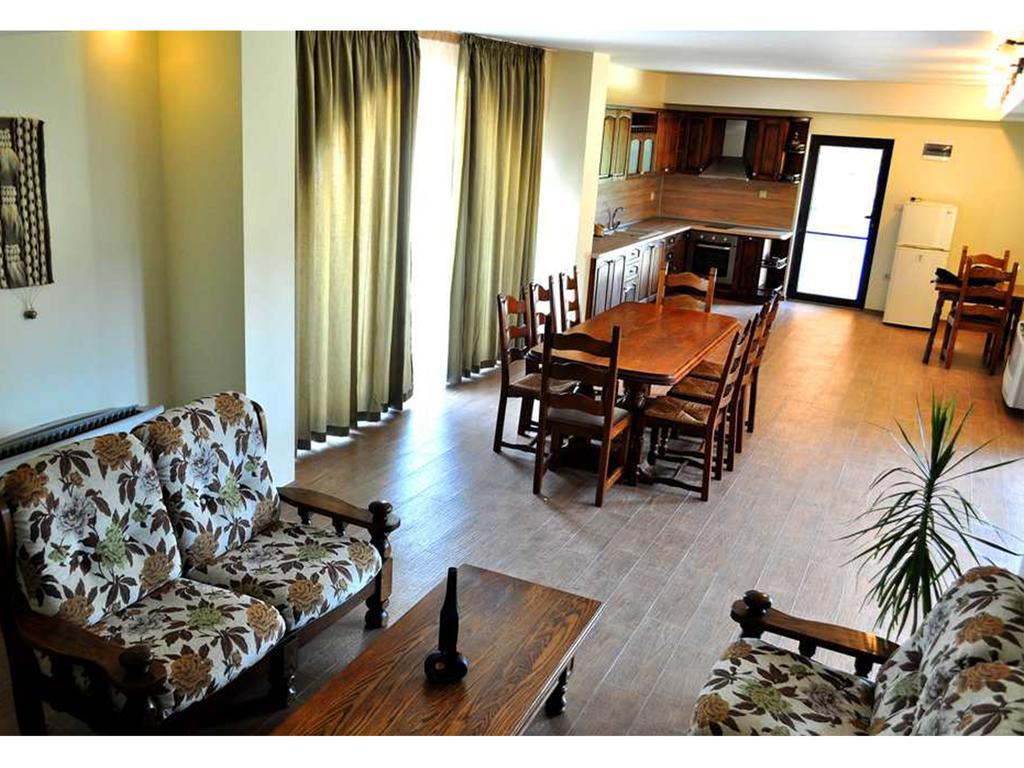 Yustina Villas Guest House Luaran gambar